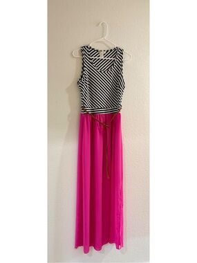 Miin Black and White Diagonal Stripe Top with a Fuchsia Bottom